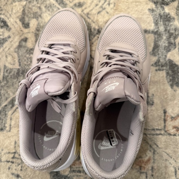 Nike Air Max Excee Size 9.5 - Picture 3 of 5